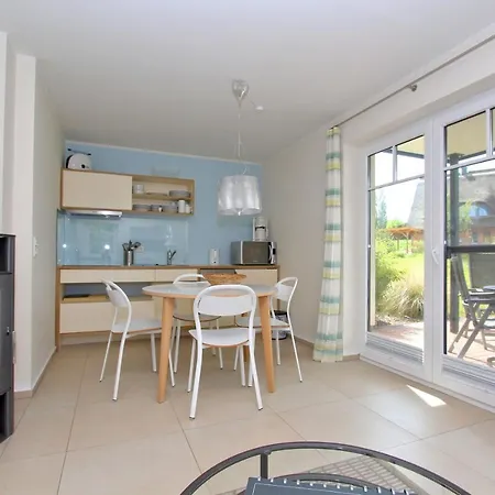 Strandnahe Rex Rugia: Terrace & Ahoi Access Lobbe