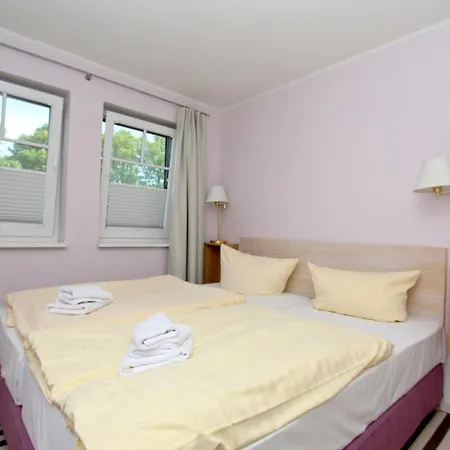 Apartment Strandnahe Rex Rugia: Terrace & Ahoi Access Lobbe