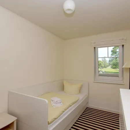 Strandnahe Rex Rugia: Terrace & Ahoi Access Apartment Lobbe